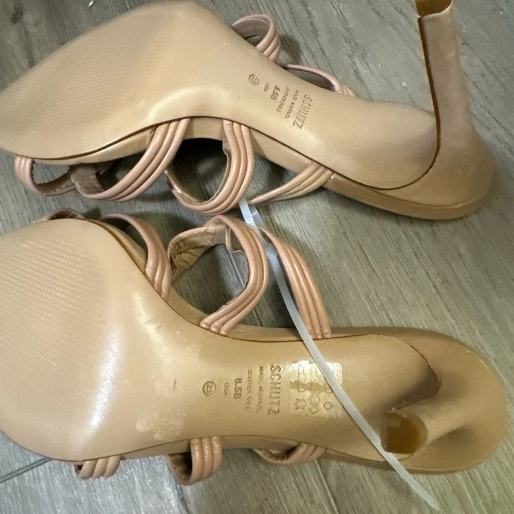 Schutz True Beige Brynn Casual Leather Sandal - Size 8.5